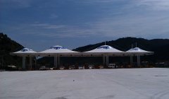 高速赤峰段收费站焊接钢管膜结构